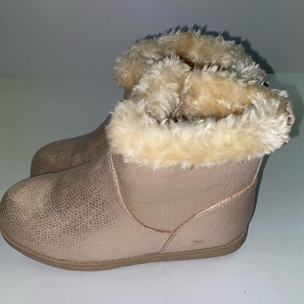 CAT AND JACK GIRLS BOOT SIZE 4 NWT - Picture 2 of 5